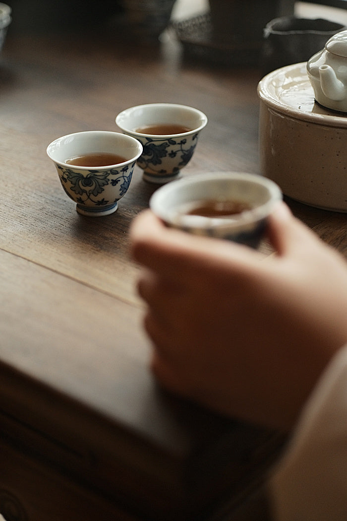 Tangled Branches "Chan Zhi" Blue & White Qinghua Teacup