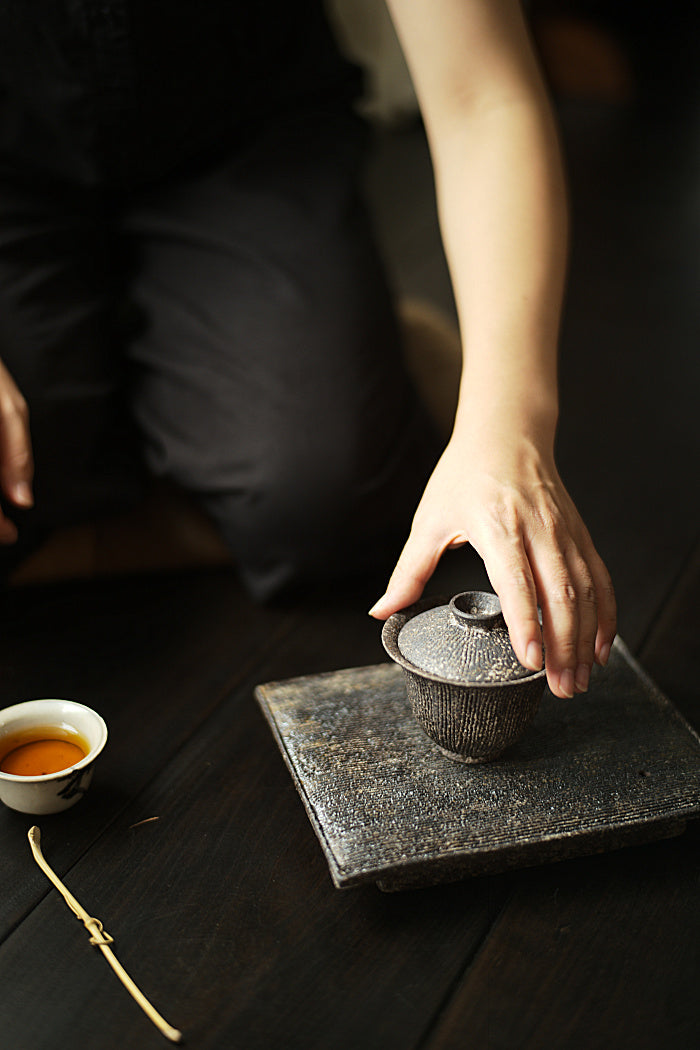 Grooved Natural Earth Gaiwan