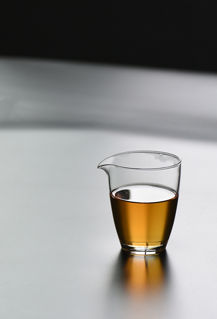 Smooth, transparent glass Gongdaobei