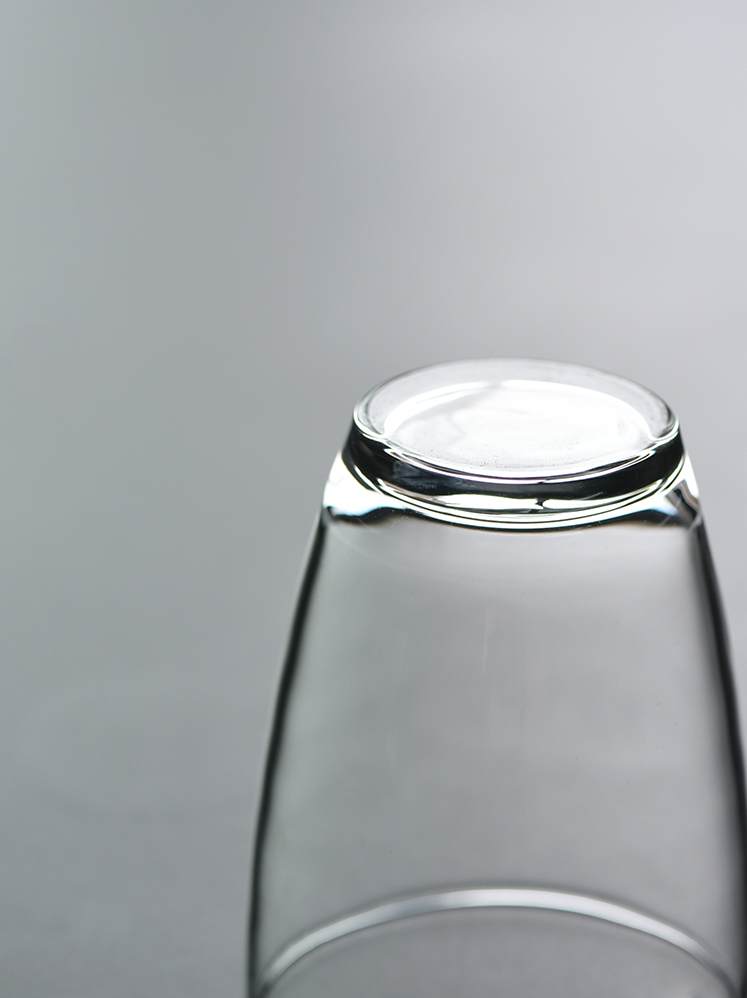 Smooth, transparent glass Gongdaobei