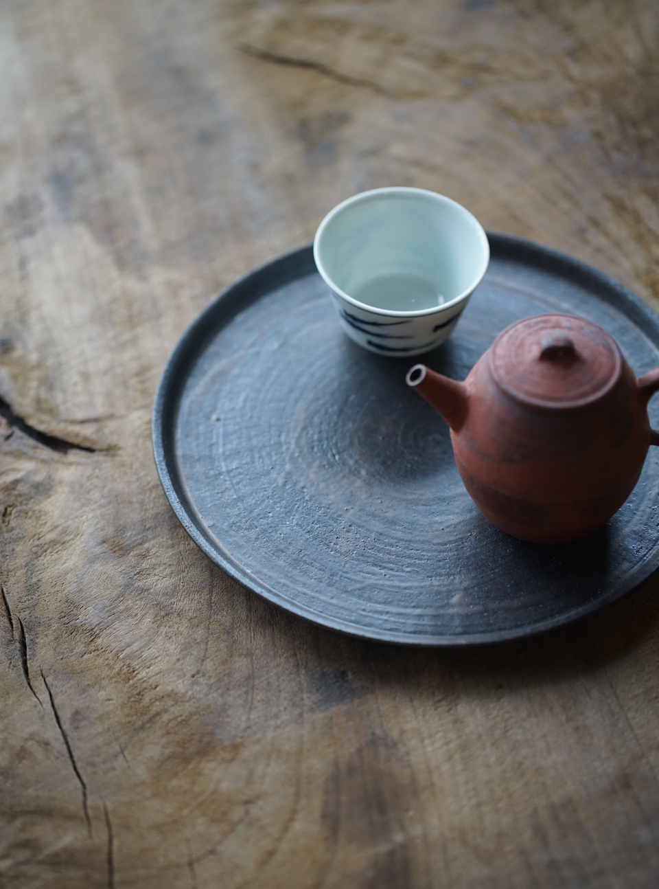 Metal-glazed Japanese Zen-style Round Porcelain Tea Tray