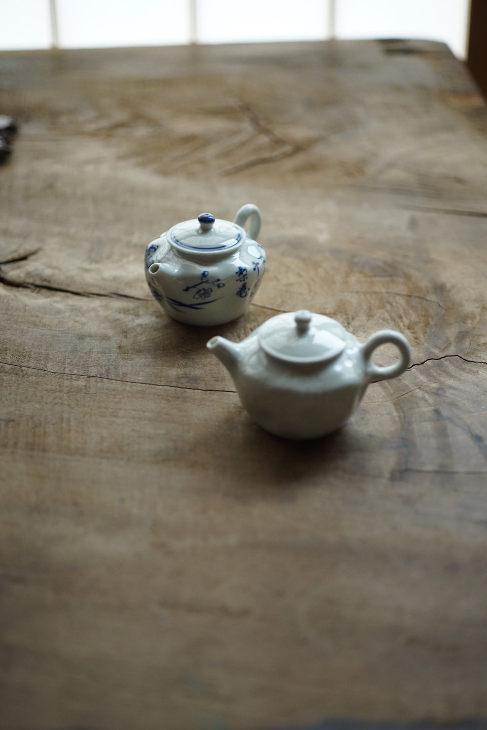 White Subtle Carving Wabi-Sabi Poetry Teapot