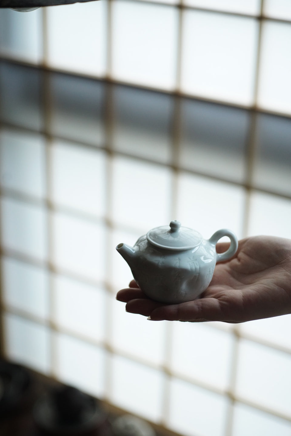 White Subtle Carving Wabi-Sabi Poetry Teapot