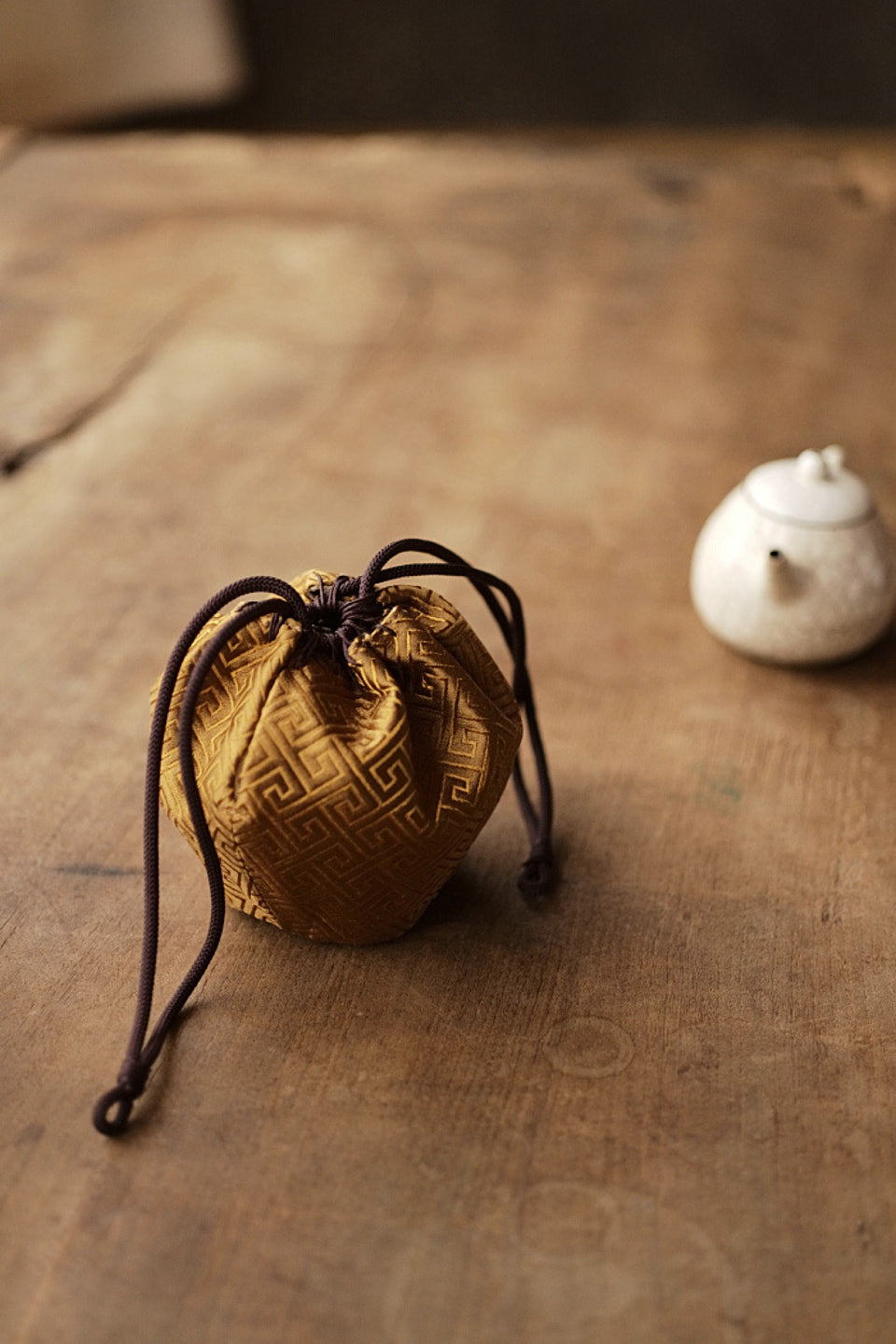 Elegant Golden Teaware Travel Bag