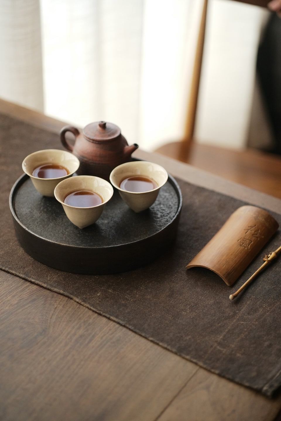 Baby-Feet Tripod Teacups