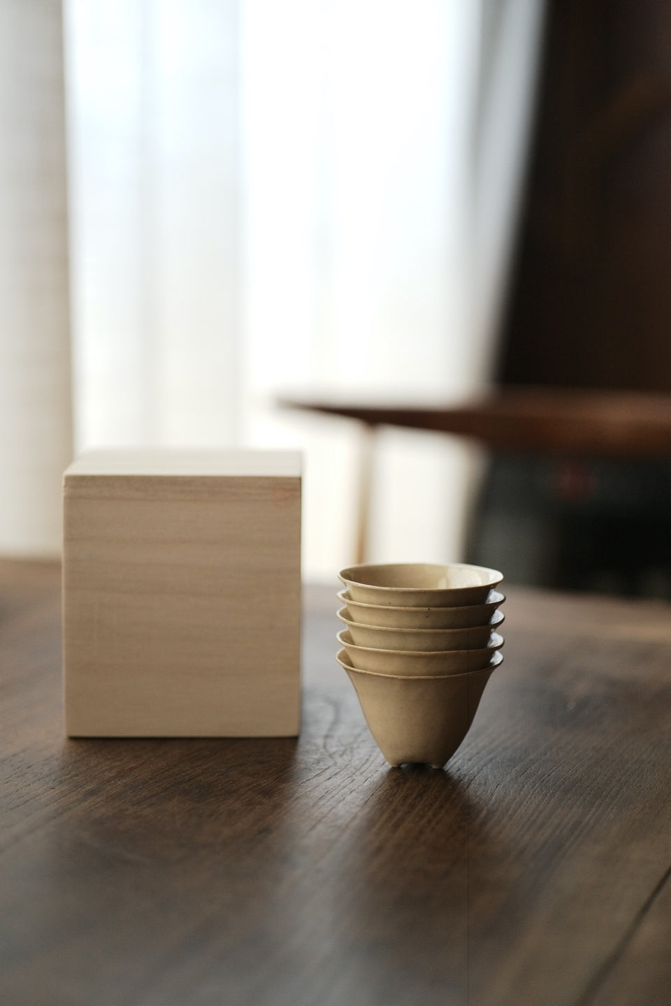 Baby-Feet Tripod Teacups