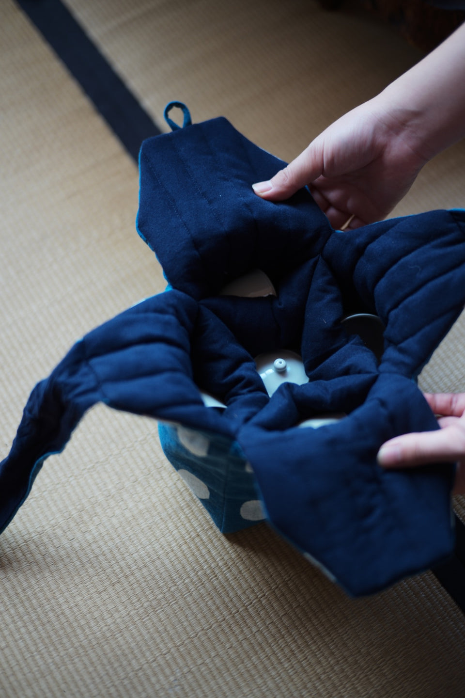 Hand-Woven Patchwork Travel Bag for Teapots and Teacup Set