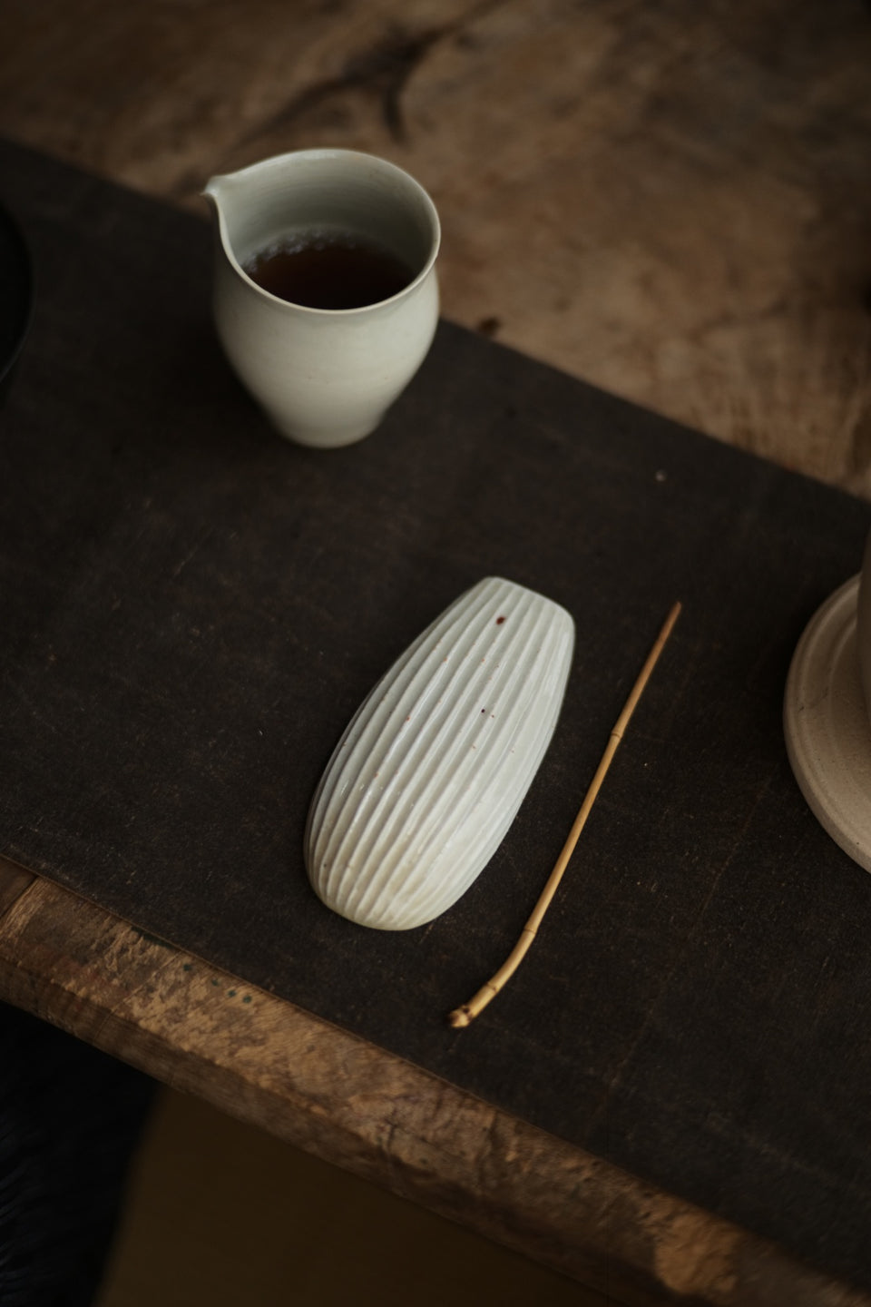 Melon-Grooved Cha Ze Tea Holder