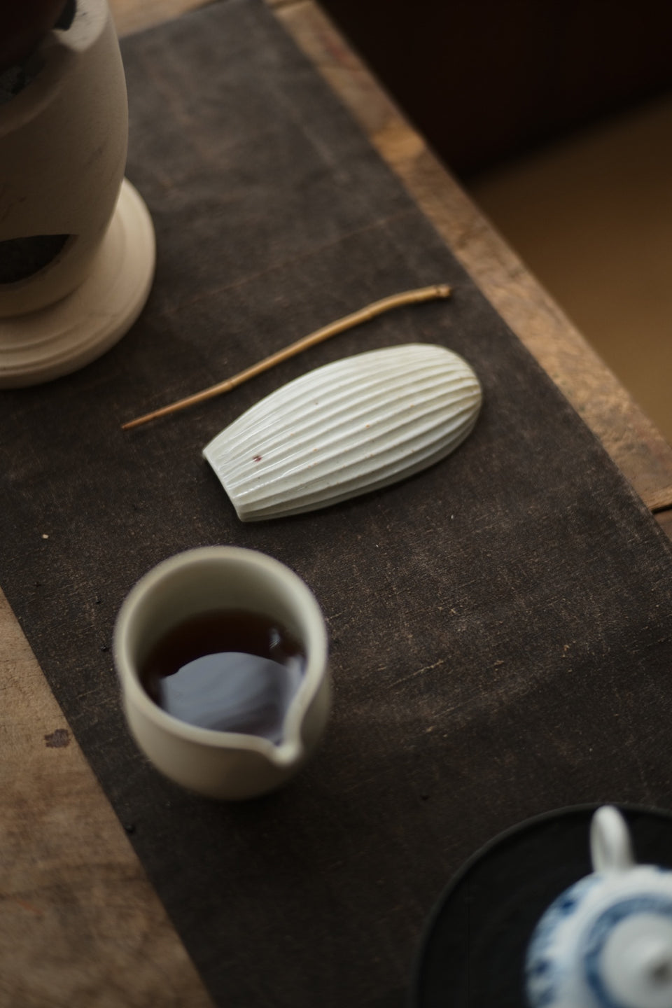 Melon-Grooved Cha Ze Tea Holder