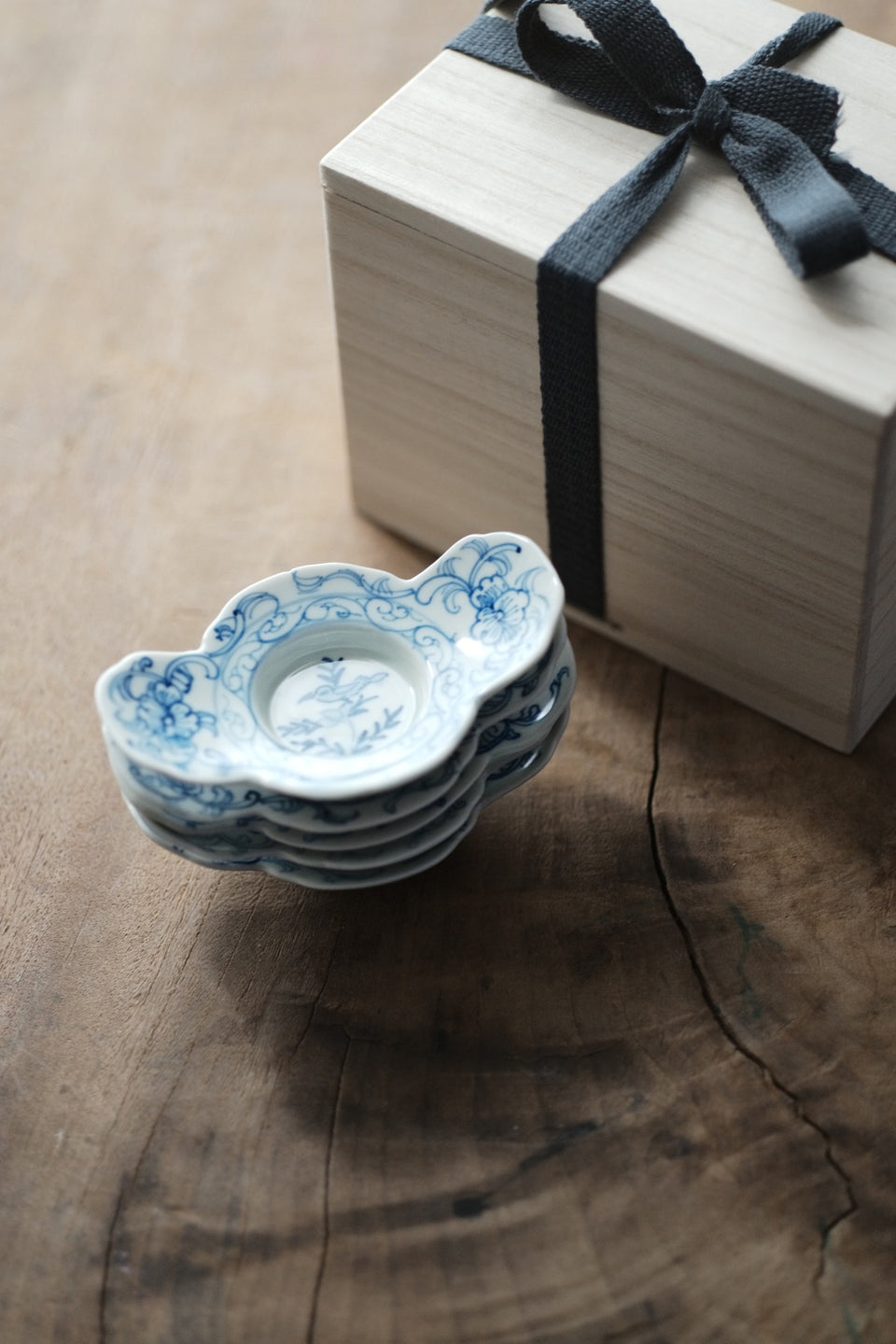 Qinghua Camellia Leaf And Bird Coaster