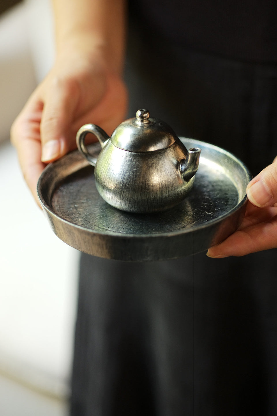Brushed Platinum Pear-Shaped Teapot by Song Feng · 70ml