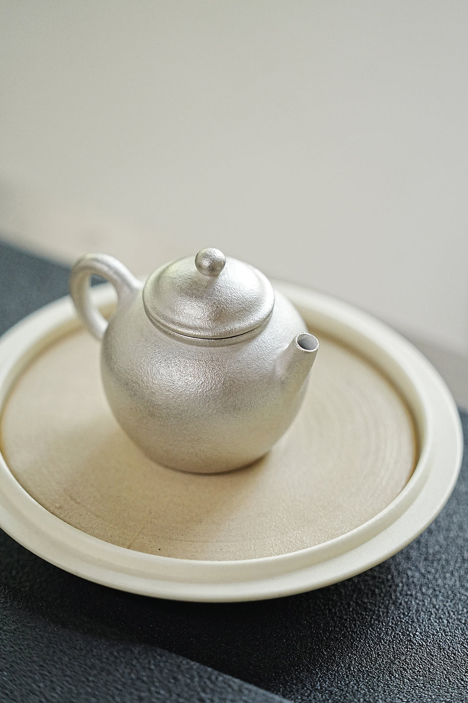 Silver/Dark Silver "Egg-Shaped" Teapot