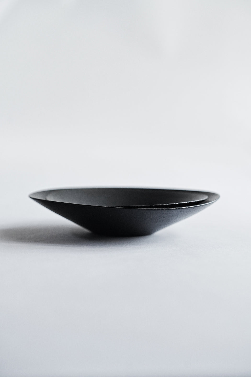 Black "Paper Boat" Thin Hucheng