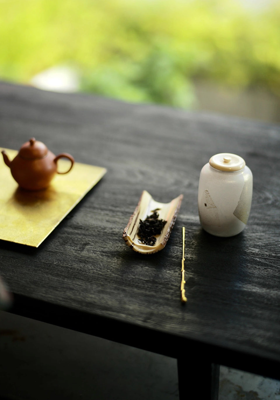 Winter Frost Tea Jar by Qin Glass