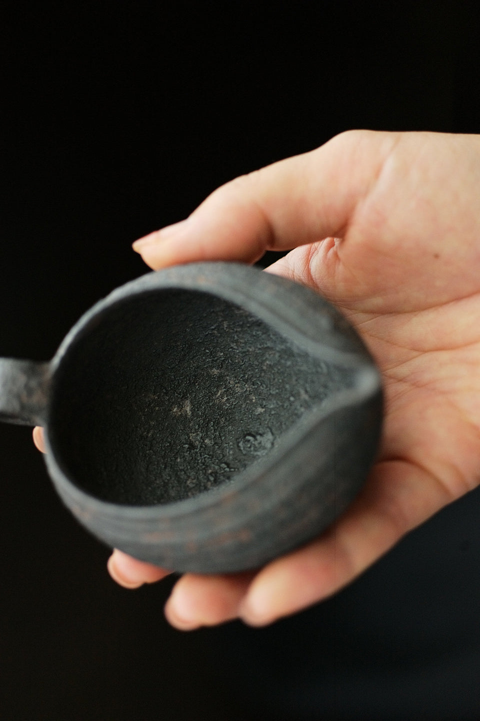 Textured Charcoal Black Clay Pitcher Gongdaobei