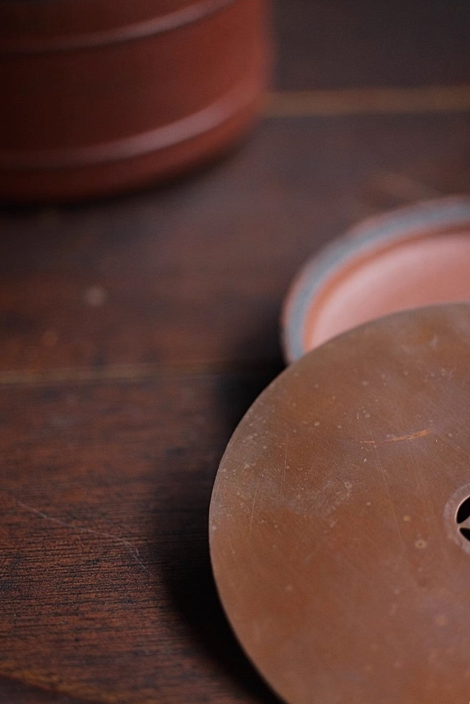Thin Hui Shan Red Clay Hucheng with Copper Lid