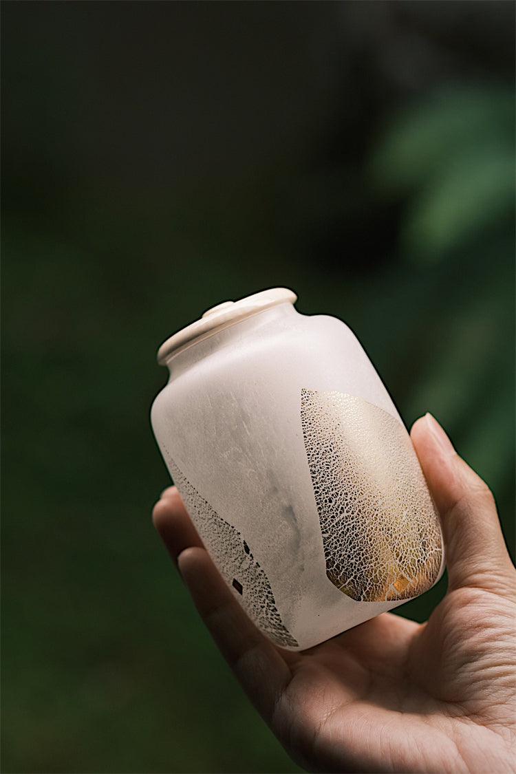 Winter Frost Tea Jar by Qin Glass