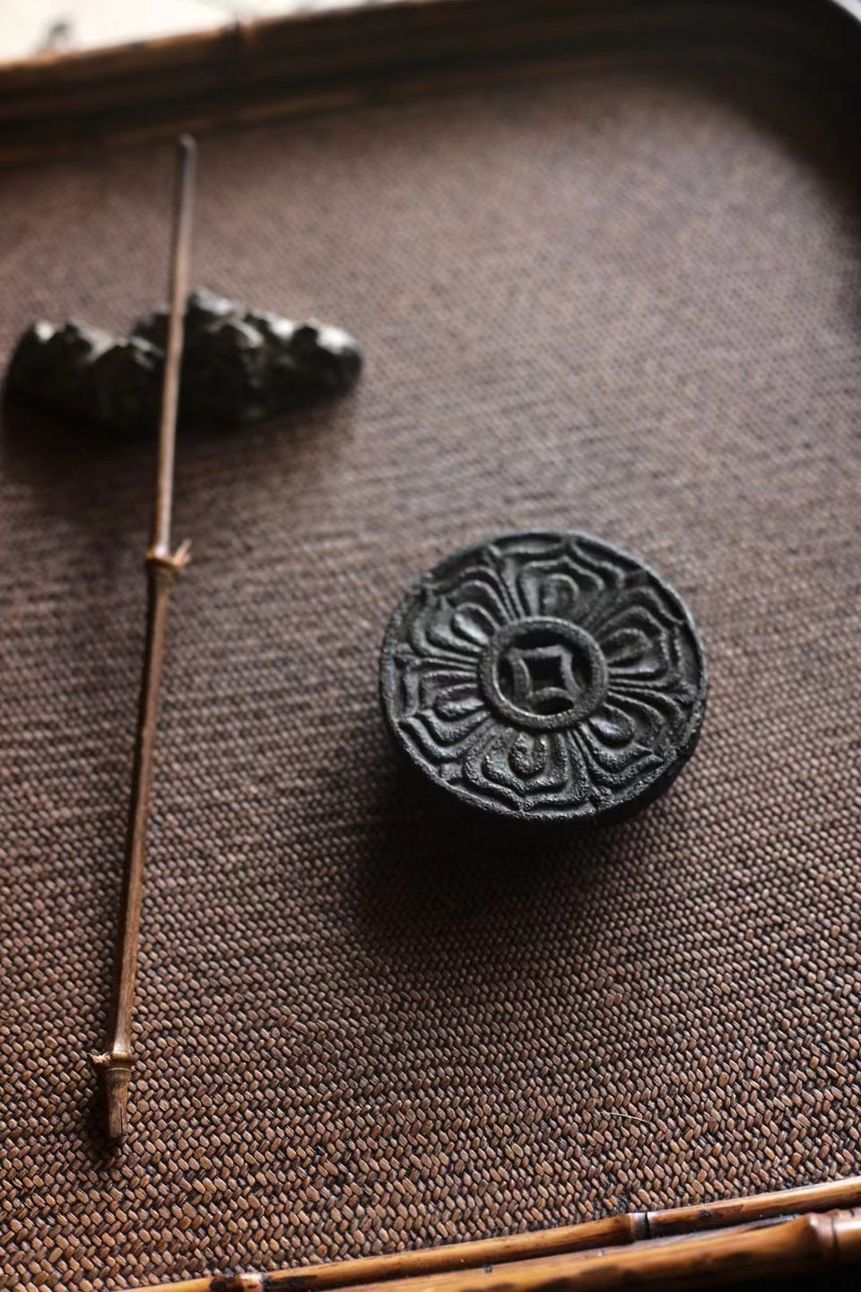 Hand-Carved Black Ceramic Lid Holders by Ji Shang Zhao Wu