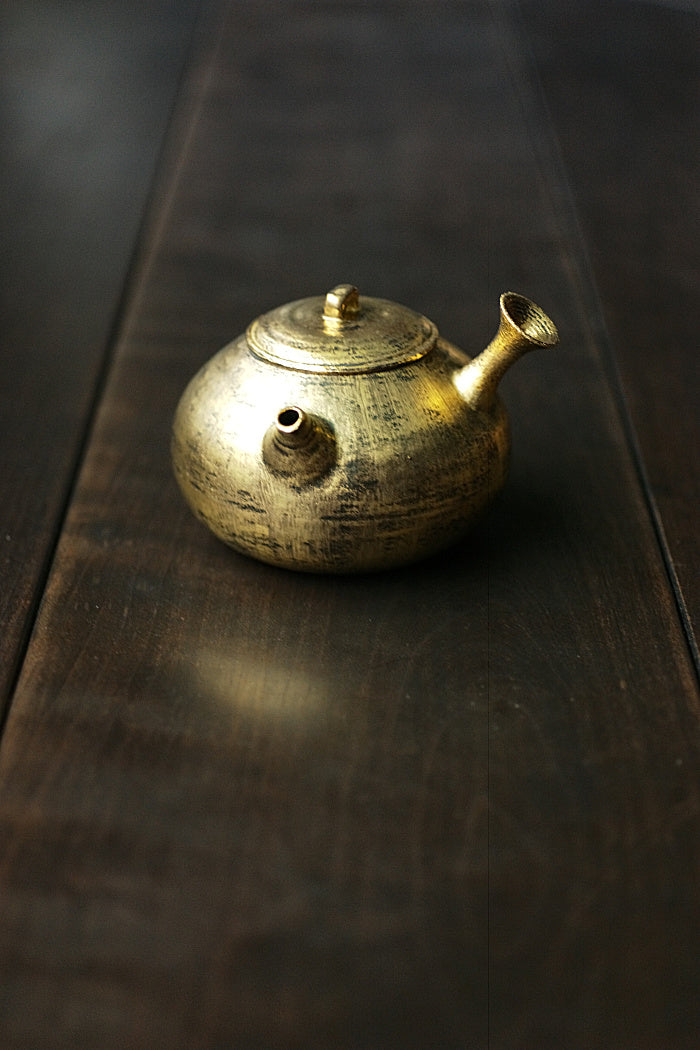 Brushed Gold Side-Handle Kettle