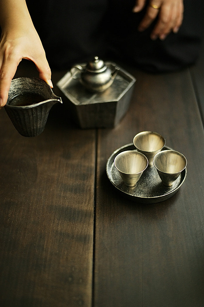 Melon-Slice Gongdaobei Pitcher｜Silver / Black Gold