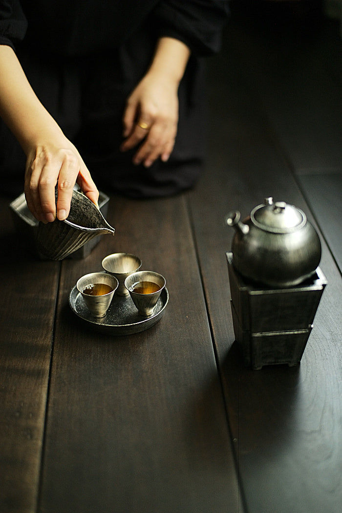 Melon-Slice Gongdaobei Pitcher｜Silver / Black Gold