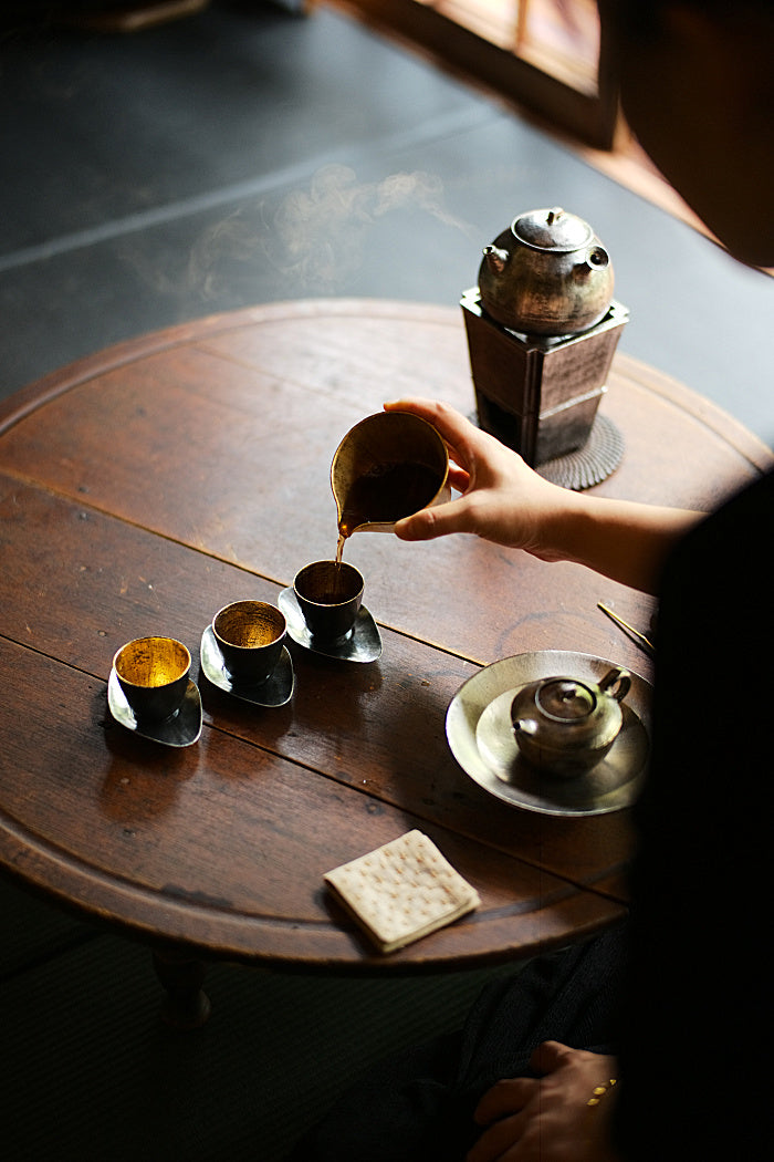 Brushed Silver Side-Handle Kettle