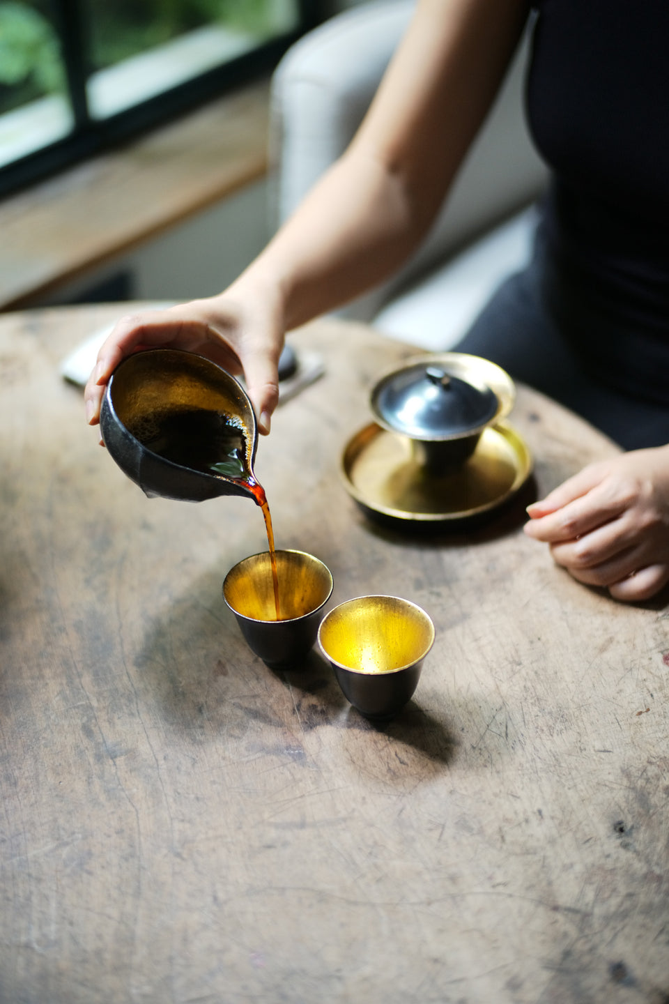 "Dragon Egg" Brushed Black and Gold Gongdaobei Share Cup