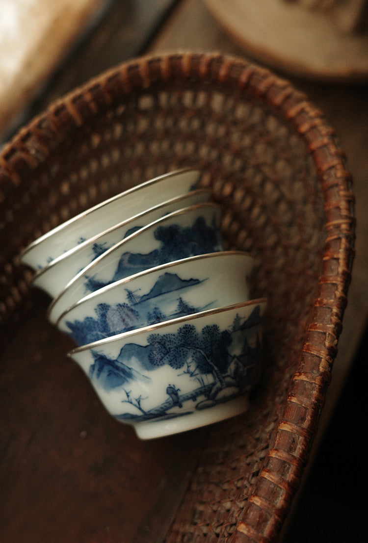 "Mountain Traveler" Qinghua Host Cup with Silver Rim