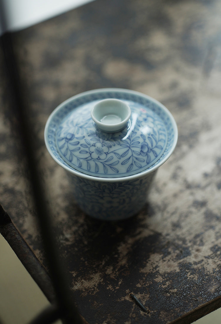 "1000 Leaves" Qinghua Blue & White Gaiwan