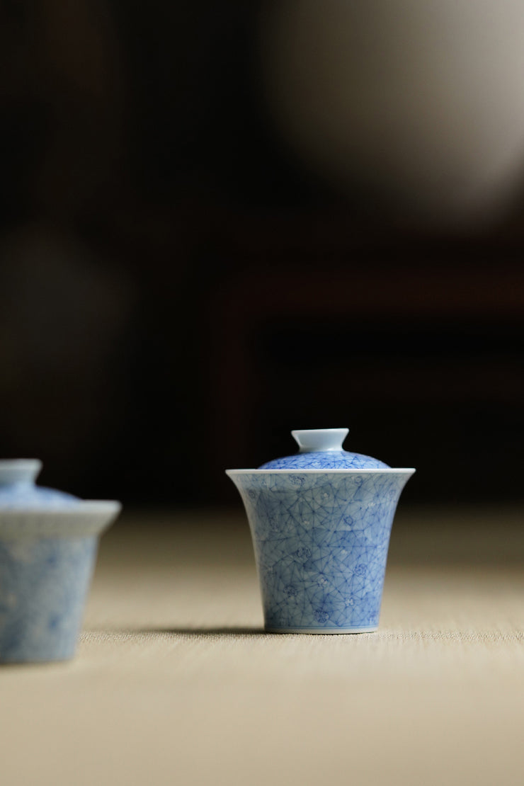 Hand-Painted Qinghua Ice Plum Blossom Gaiwan