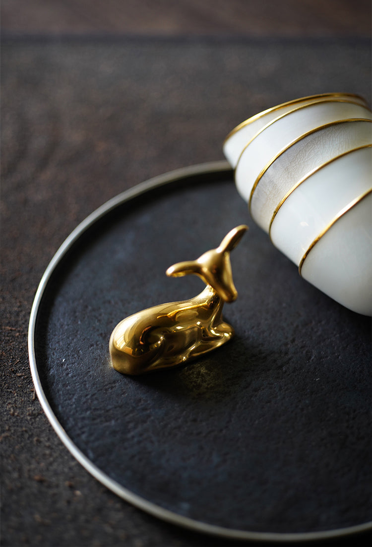 Gold-Glazed Cute Deer Tea Scoop Holder