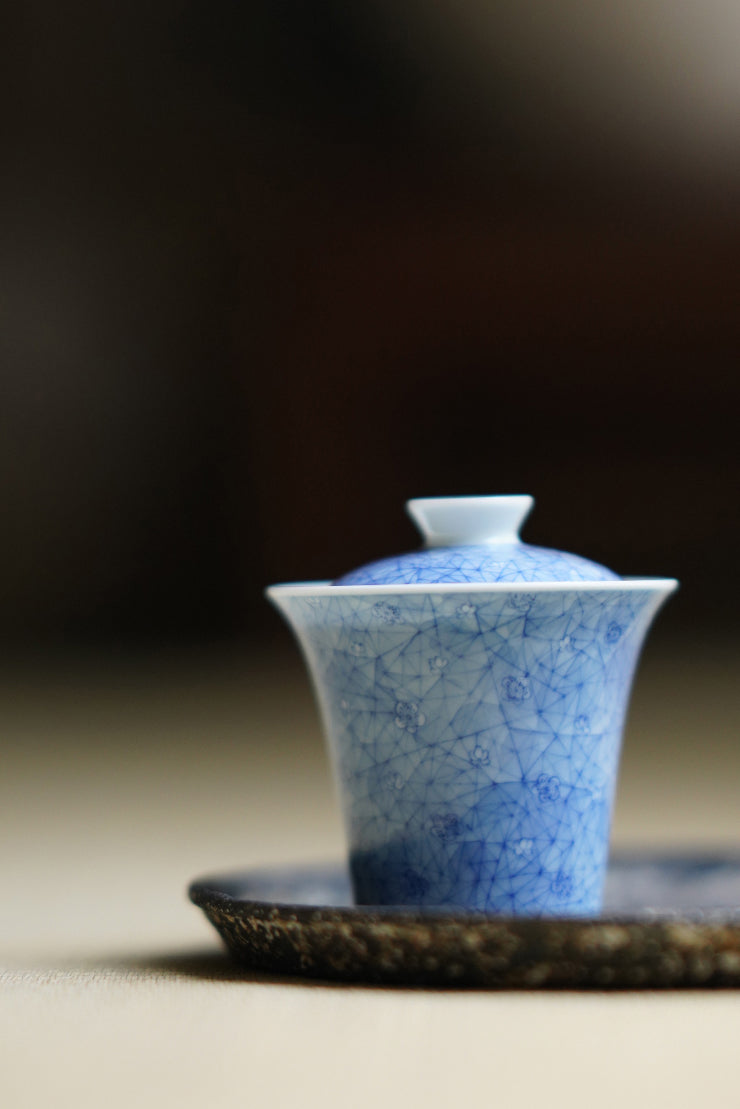 Hand-Painted Qinghua Ice Plum Blossom Gaiwan