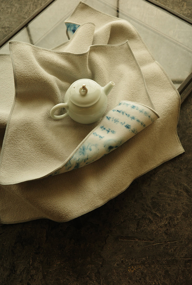 Magic Self-Adhesive Tea Towel for Travel