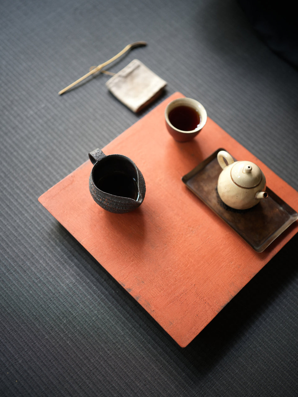 Textured Charcoal Black Clay Pitcher Gongdaobei