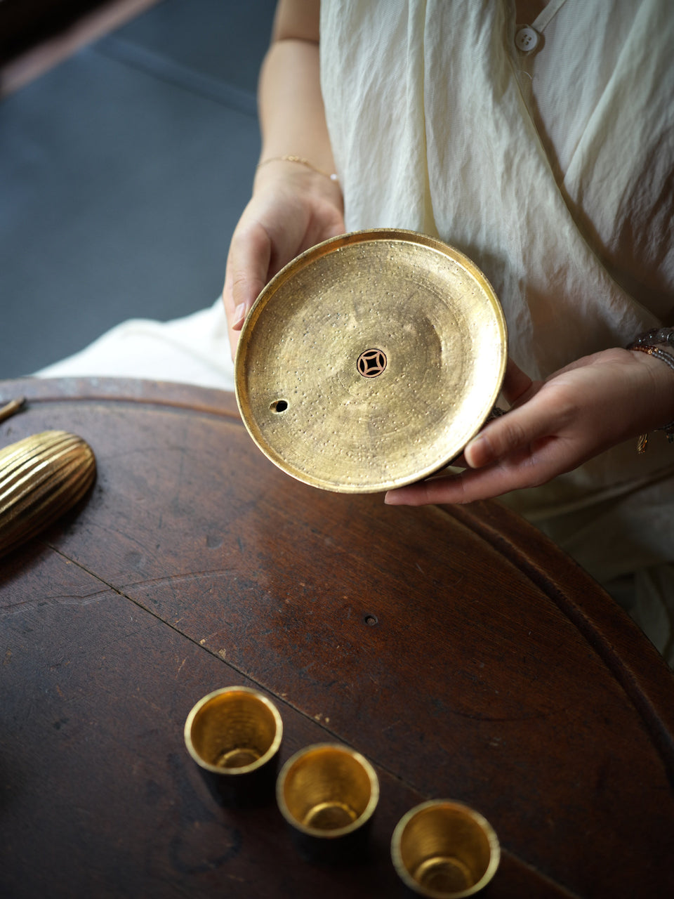 Black & Gold Single-Piece Clay Hucheng