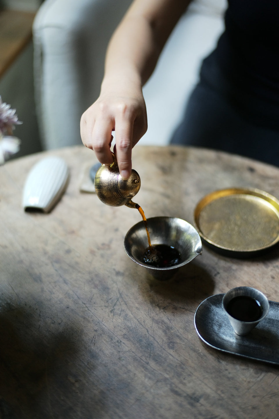 Brushed Gold Pear-Shaped Teapot by Song Feng · 70ml