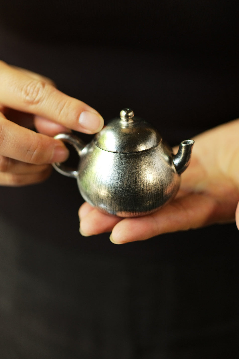 Brushed Platinum Pear-Shaped Teapot by Song Feng · 70ml