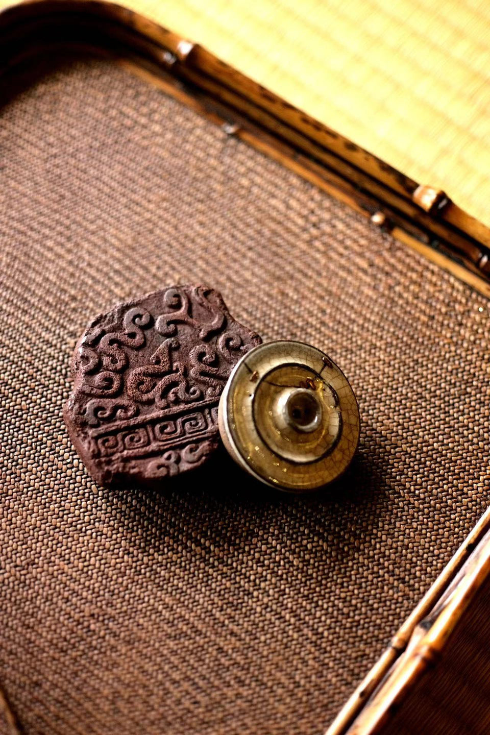 Hand-Carved Brown Ceramic Lid Holders by Ji Shang Zhao Wu