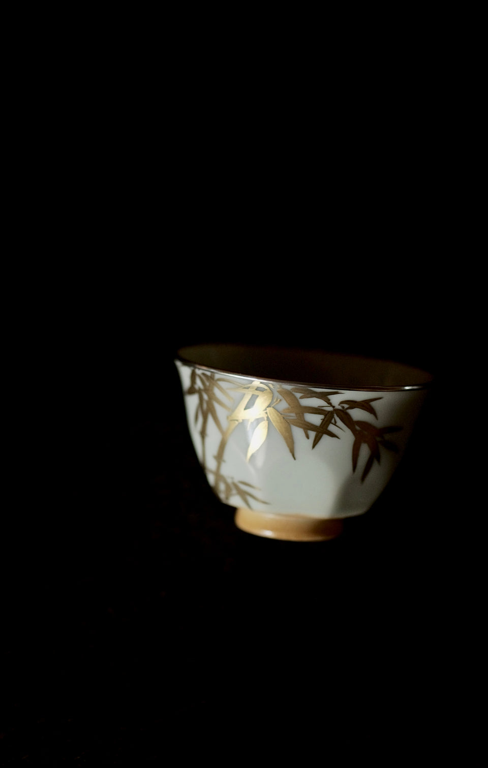 "Golden Bamboo Shadows" Host Teacups with Octagonal Base