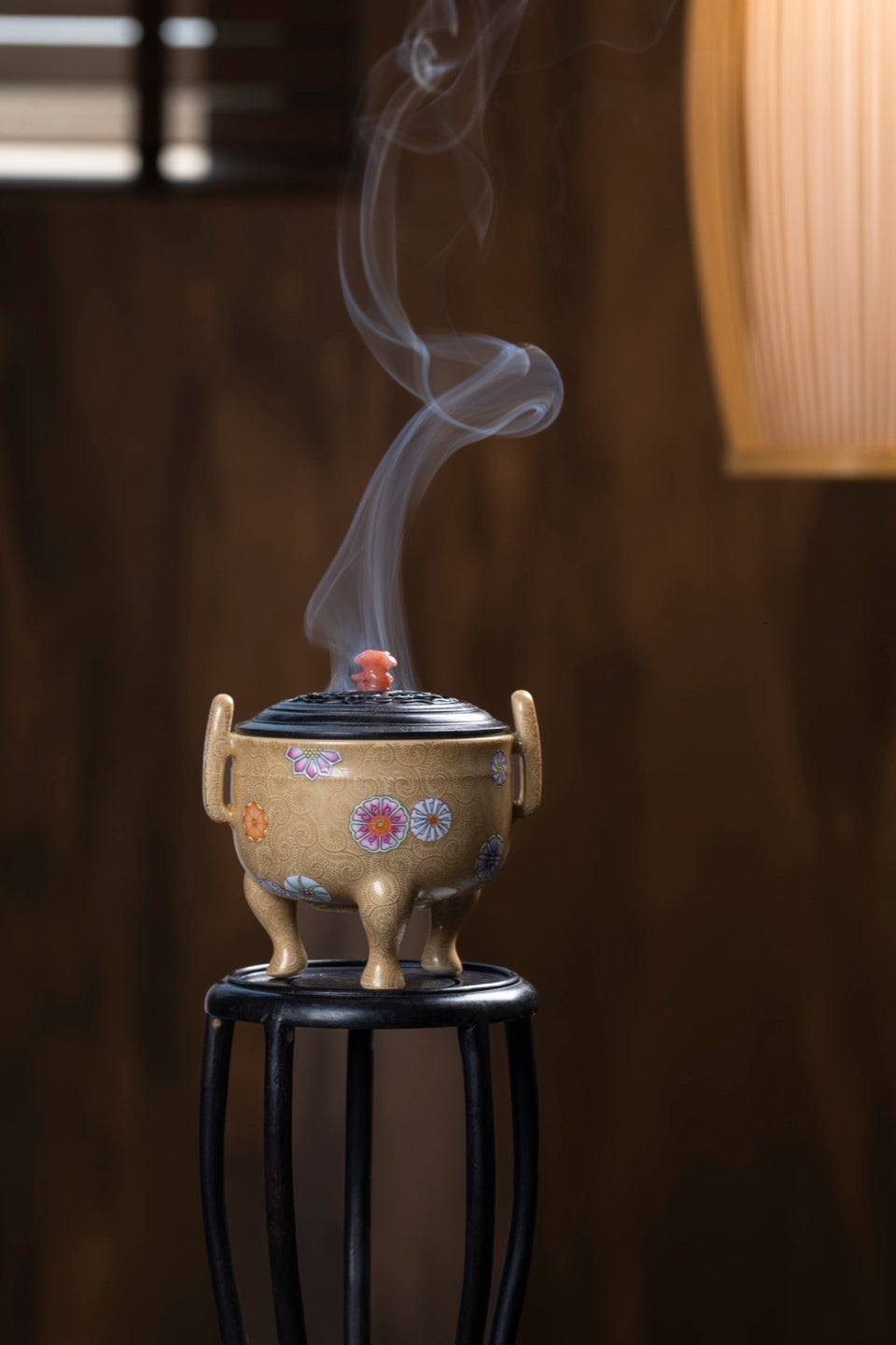 Piqiuhua Famille Rose Incense Burner