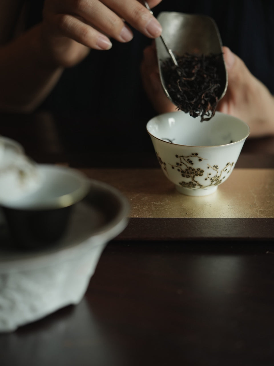Plum Blossom Gaiwan with Gold Accents