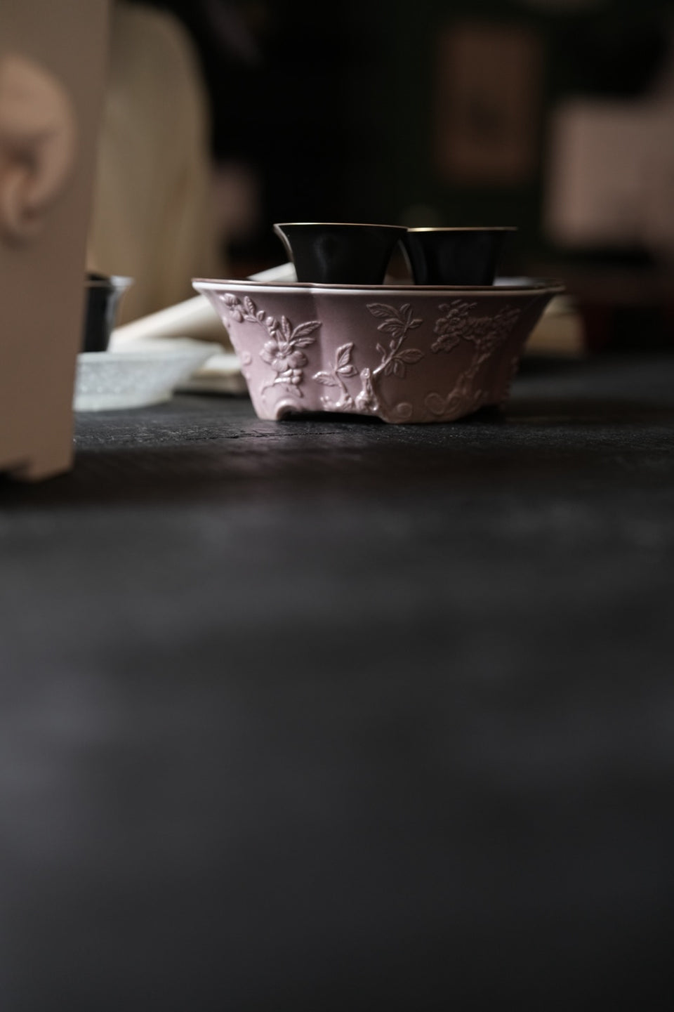 Muted Mauve Begonia Relief Hucheng Tea Tray
