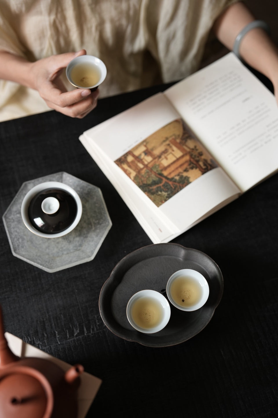 Muted Mauve Begonia Relief Hucheng Tea Tray