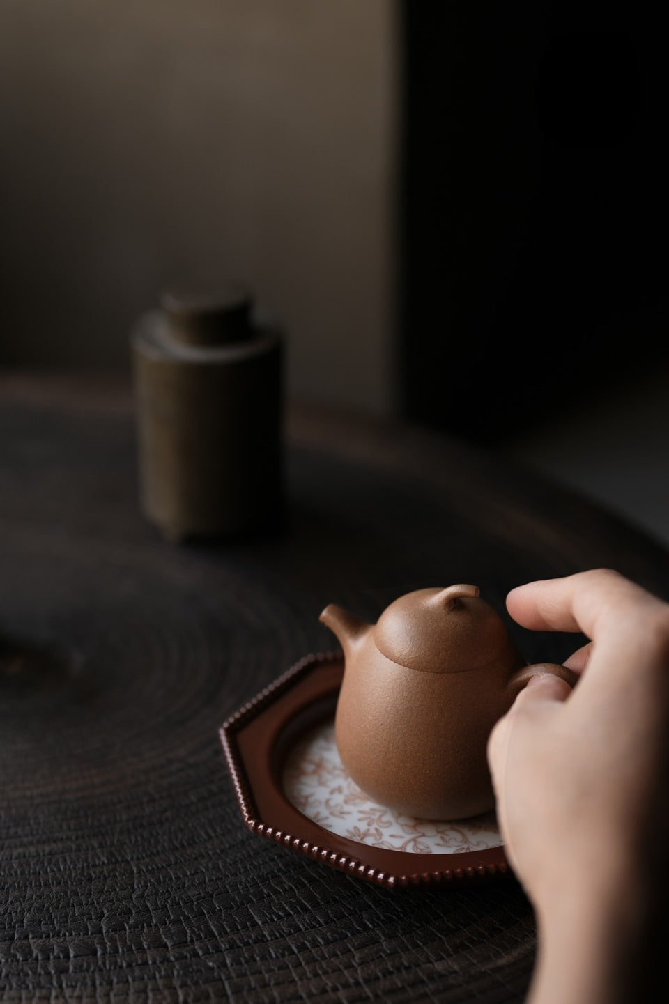 Chestnut - Brown Octagonal Tea Tray With Lotus Scroll Pattern