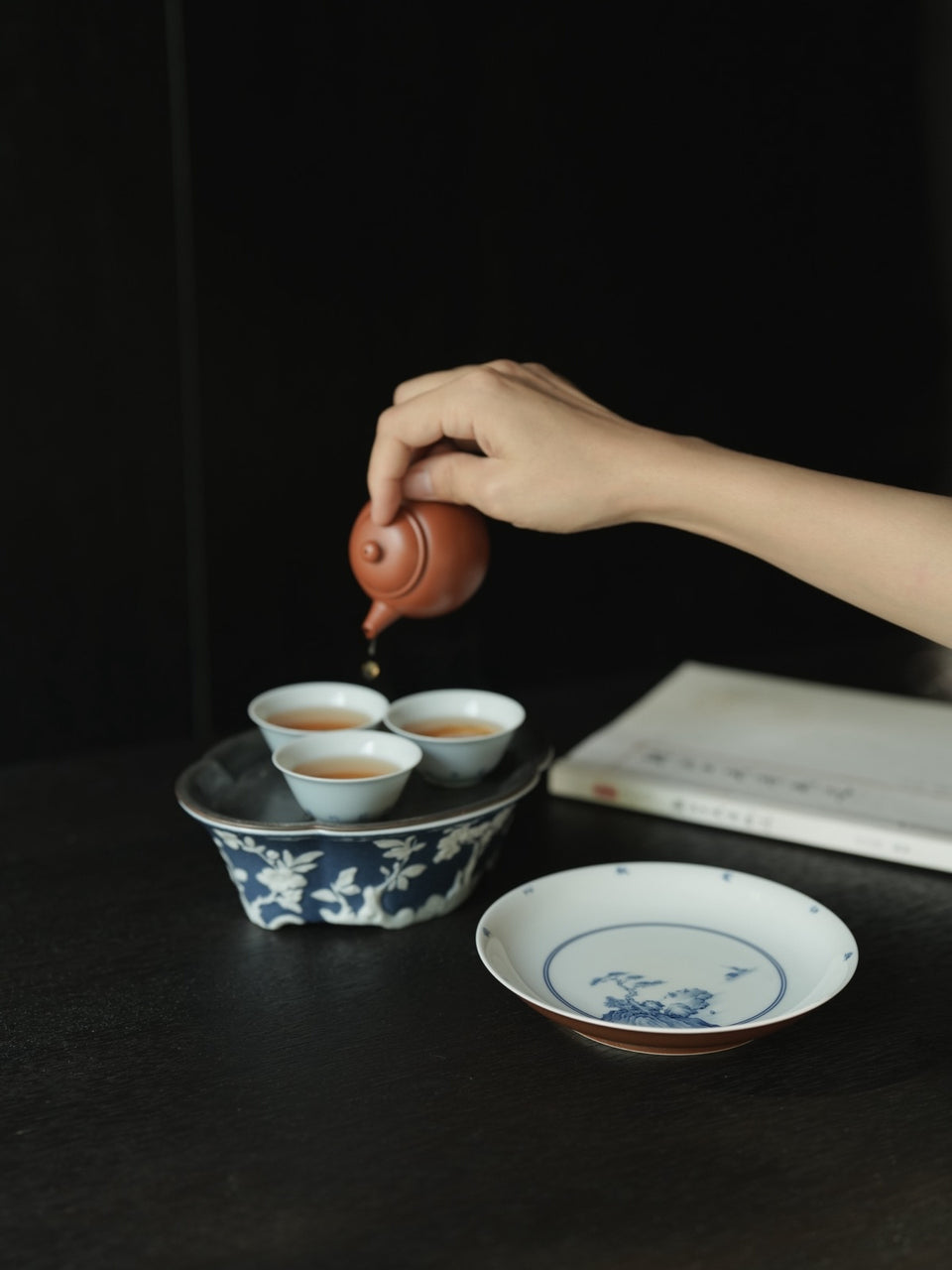 Cappuccino Glaze with Qinghua Landscape Hucheng Tea Tray