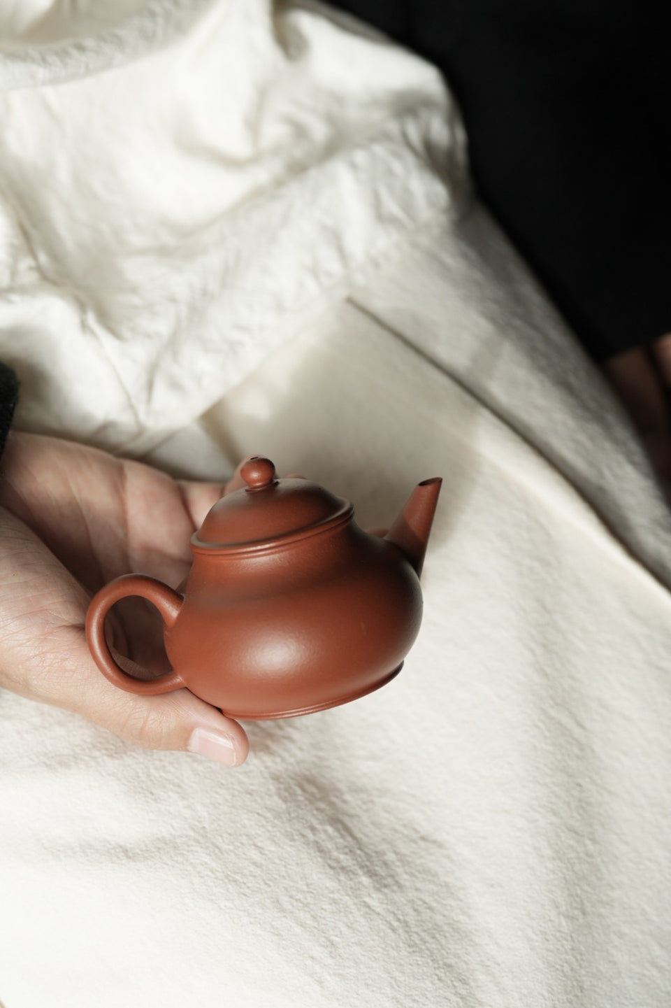 Yixing Zhuni Guava-Shaped Shuiping Teapot 100ml