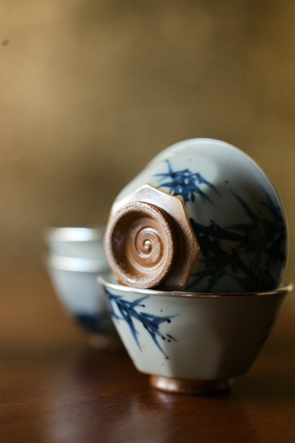 "Bamboo Shadows" Qinghua Host Teacup with Silver Rim