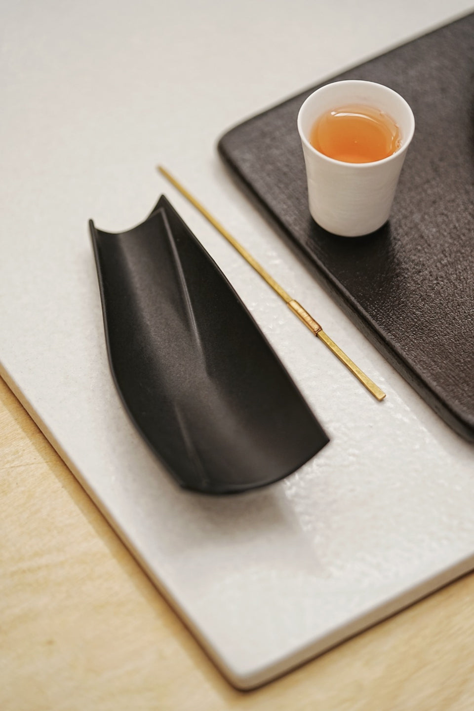 "Origami" Cha Ze Tea Holder in Black