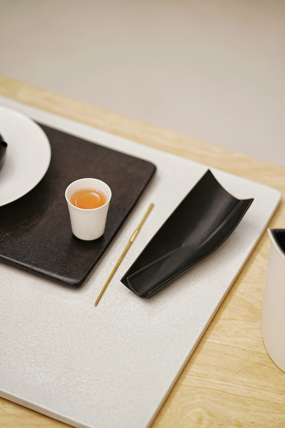 "Origami" Cha Ze Tea Holder in Black