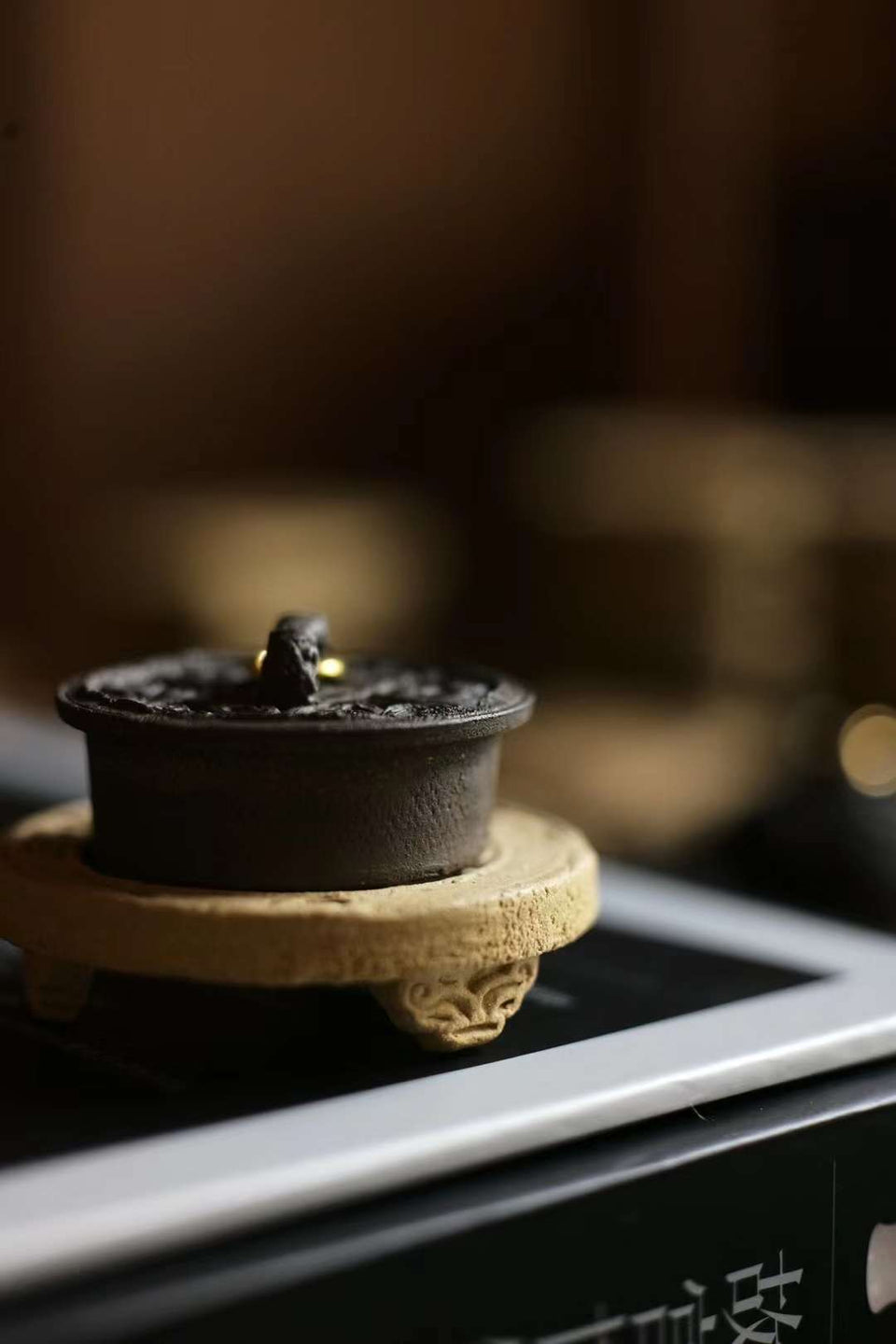 Hand-Carved Zisha Duan Clay Lid Holders by Ji Shang Zhao Wu